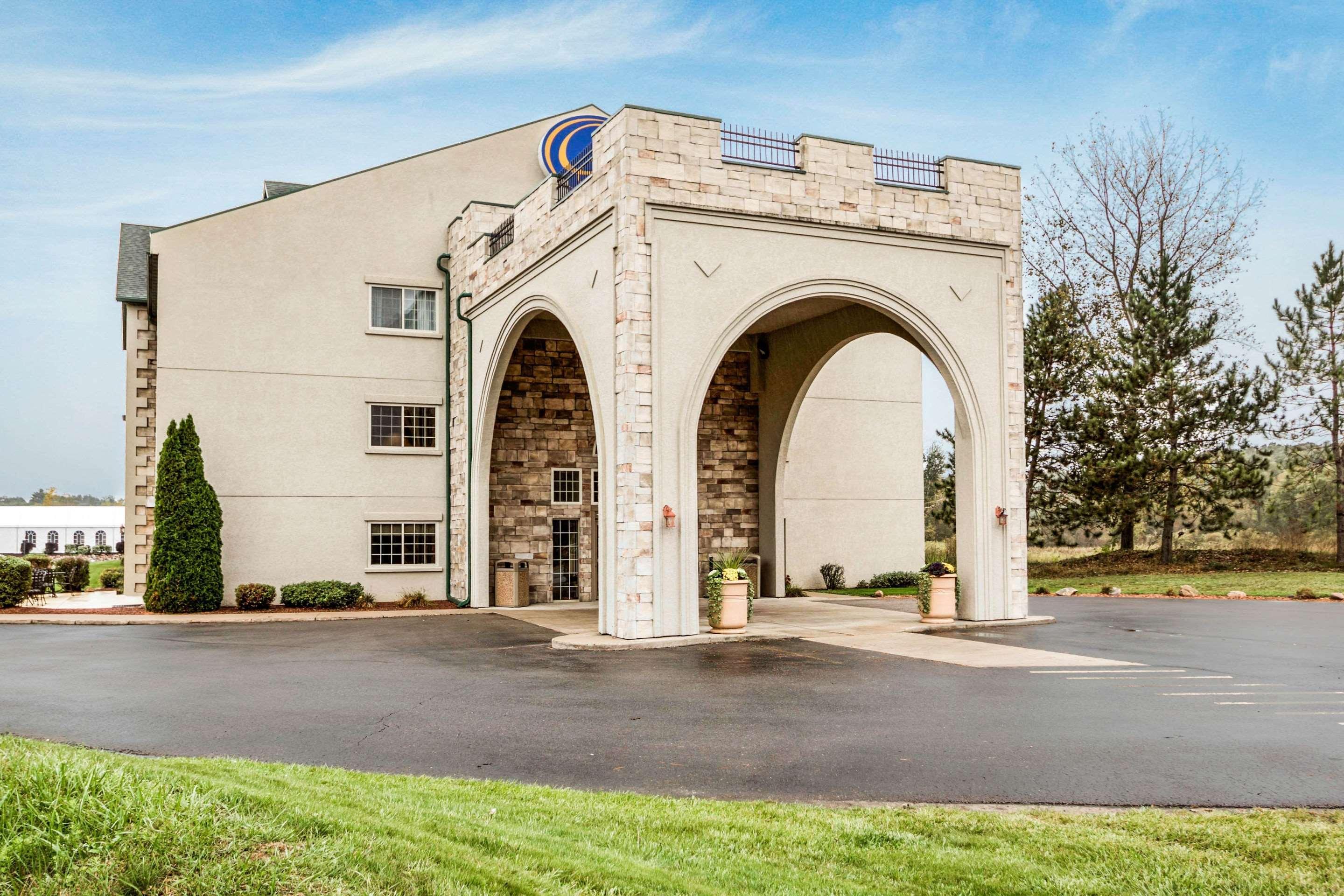 Comfort Suites At Par 4 Resort Waupaca Exterior photo